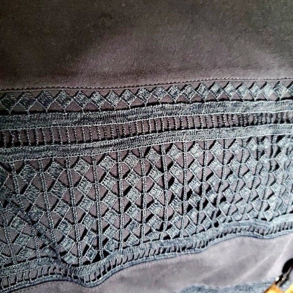 NWOT* Navy Blue Crew Neck Top Crocheted Accent Trim 3/4 sleeve Nautical Basic - Picture 7 of 9